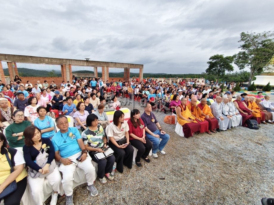 直凉珍宝觉心寺十万盏灯千手观音祈福法会 梁耀雯:激励人心意义