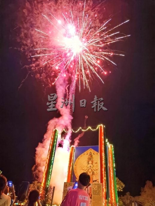 直凉珍宝觉心寺十万盏灯千手观音祈福法会 梁耀雯:激励人心意义