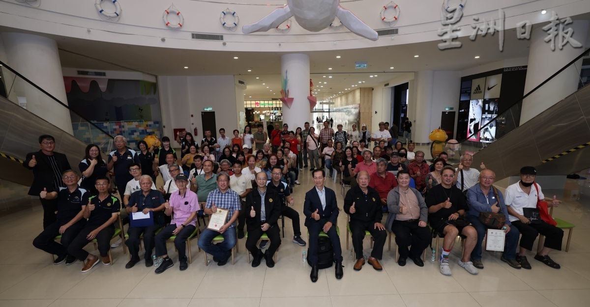 (已签发)柔:马新印16摄影家138作品 展现不同人文生态