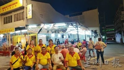 关丹拿督公庙庆拿督公千秋宝诞 信徒齐聚祈福