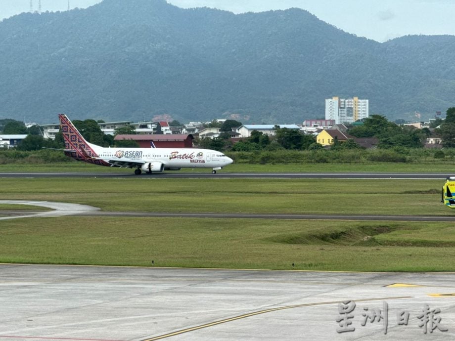 峇迪航空首航班机 正式降落怡保机场