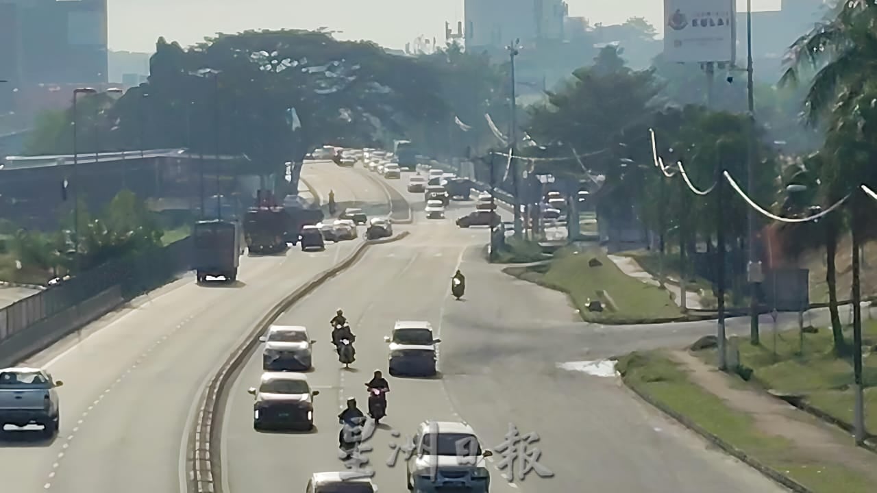 **已签发**柔:封面:特稿〡古来电动火车即将启用 各界同吁完善交通