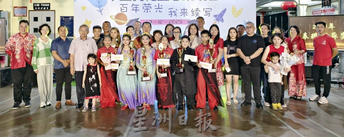 供星洲网:百年校庆余温未散 培华三机构齐勉小六毕业生续写“百年荣光”