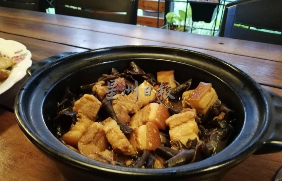 霹：9日见报∕封底主文∕新村美化动起来 | 百年谭仙庙 豆卜厂 布先新村人情味暖人心