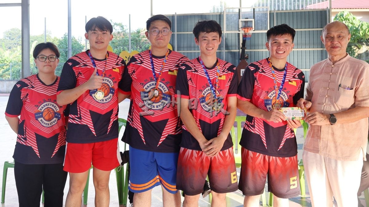 NS庇朥/ “森州篮球争霸赛”顺利落幕，LT CPNCRETE、比橘泥及roticanai勇夺冠军宝座。