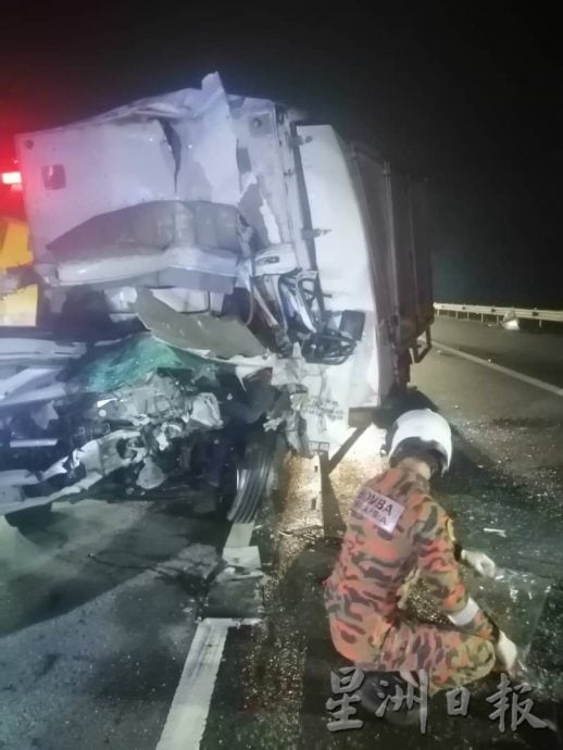 (古城版)新邦安拔往不叻士宁宜涉二罗里严重车祸,一名跟车员身亡