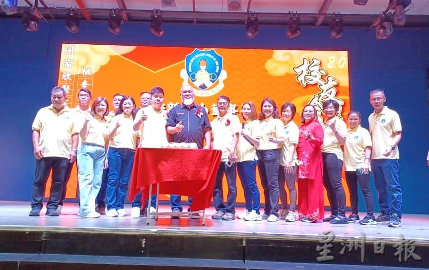 早报版头－大都会/（主文）安新华小校友会要筹30万未达标／6图