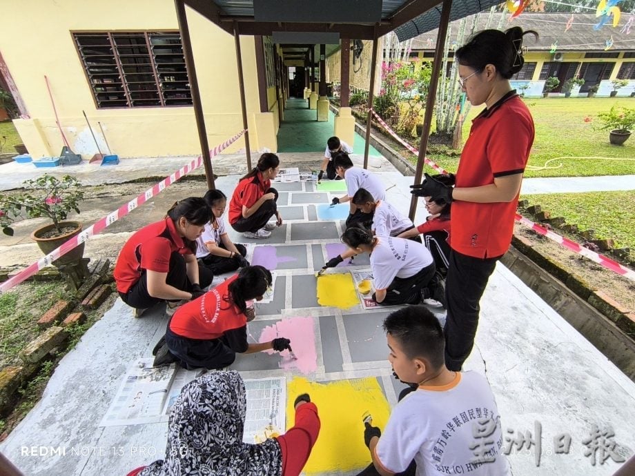 霹:10日见报∕封底主文∕微型华小 不微使命|万岭华联华小 学生仅7人 三机构肩负使命让学生快乐成长