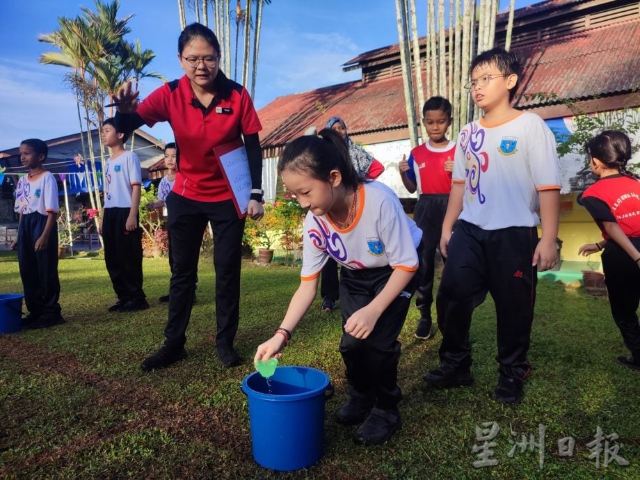 霹:10日见报∕封底主文∕微型华小 不微使命|万岭华联华小 学生仅7人 三机构肩负使命让学生快乐成长