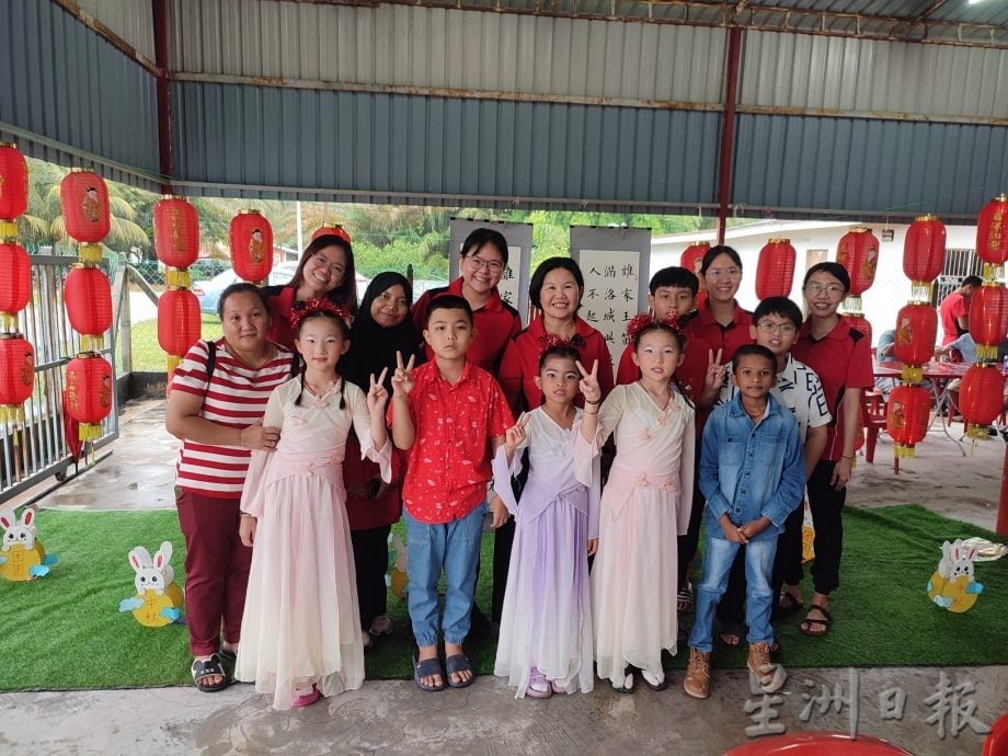 霹:10日见报∕封底主文∕微型华小 不微使命|万岭华联华小 学生仅7人 三机构肩负使命让学生快乐成长