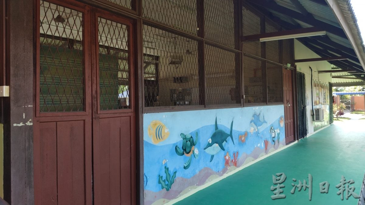 霹:10日见报∕封底主文∕微型华小 不微使命|万岭华联华小 学生仅7人 三机构肩负使命让学生快乐成长