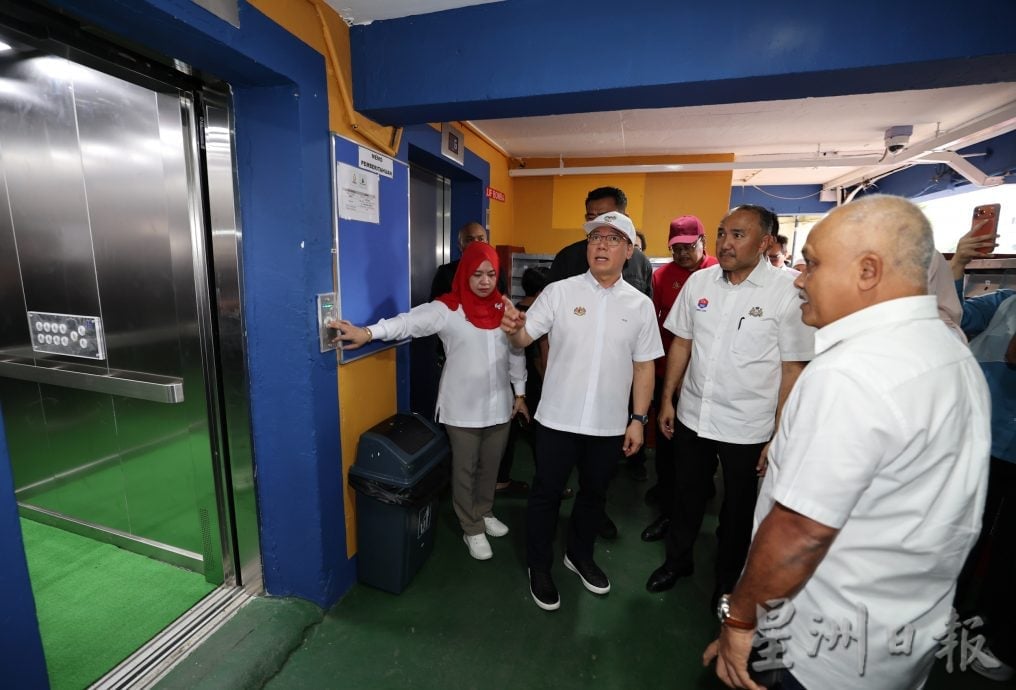 **已签发**柔:封面:主文:房地部房屋维修计划开展 柔今年获510万批18工程