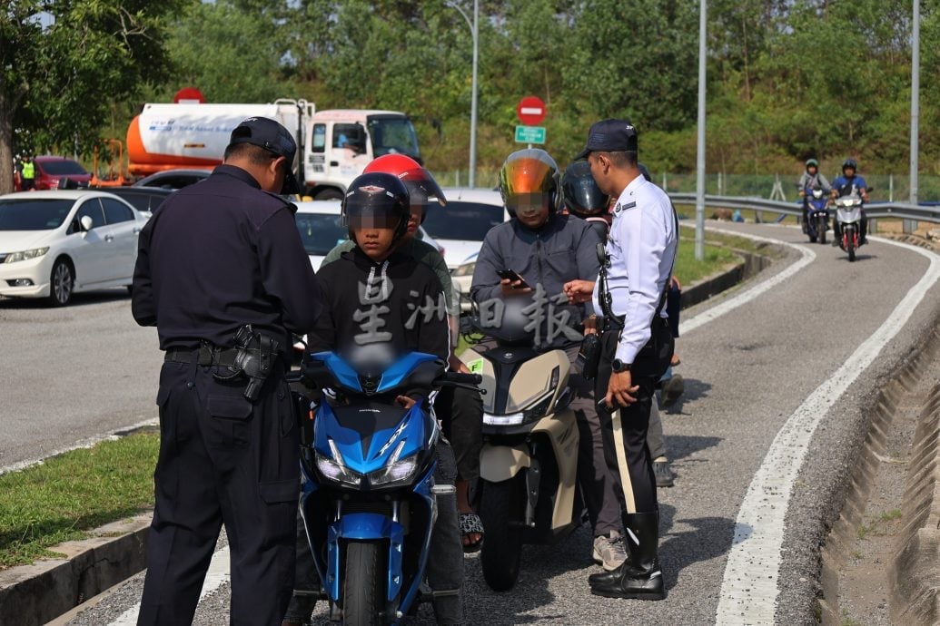 供星洲网：OPS GERAK汝来站查百辆车，违规车辆罚500至2000令吉
