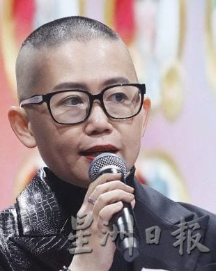 83岁奶奶膺亚洲至尊夫人美后!总决赛70佳丽竞艳