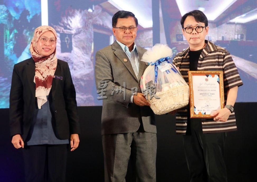 大都会/ME03头/沙亚南市长：厕所不达标累计警告3次将撤执照