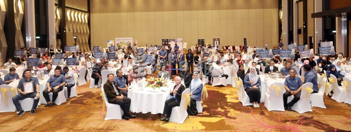 大都会/ME03头/沙亚南市长：厕所不达标累计警告3次将撤执照