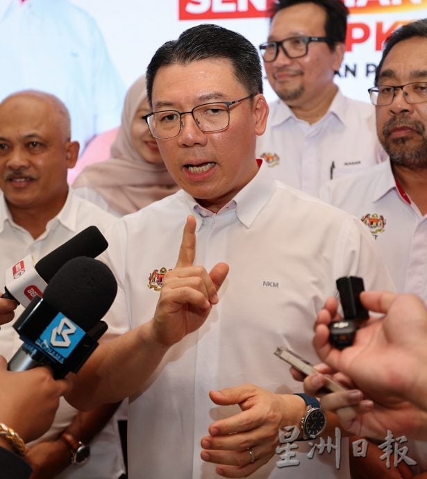 **已签发**柔:封面次头:倪可敏:房地部拨8200万 兴建拉庆人民住宅计划