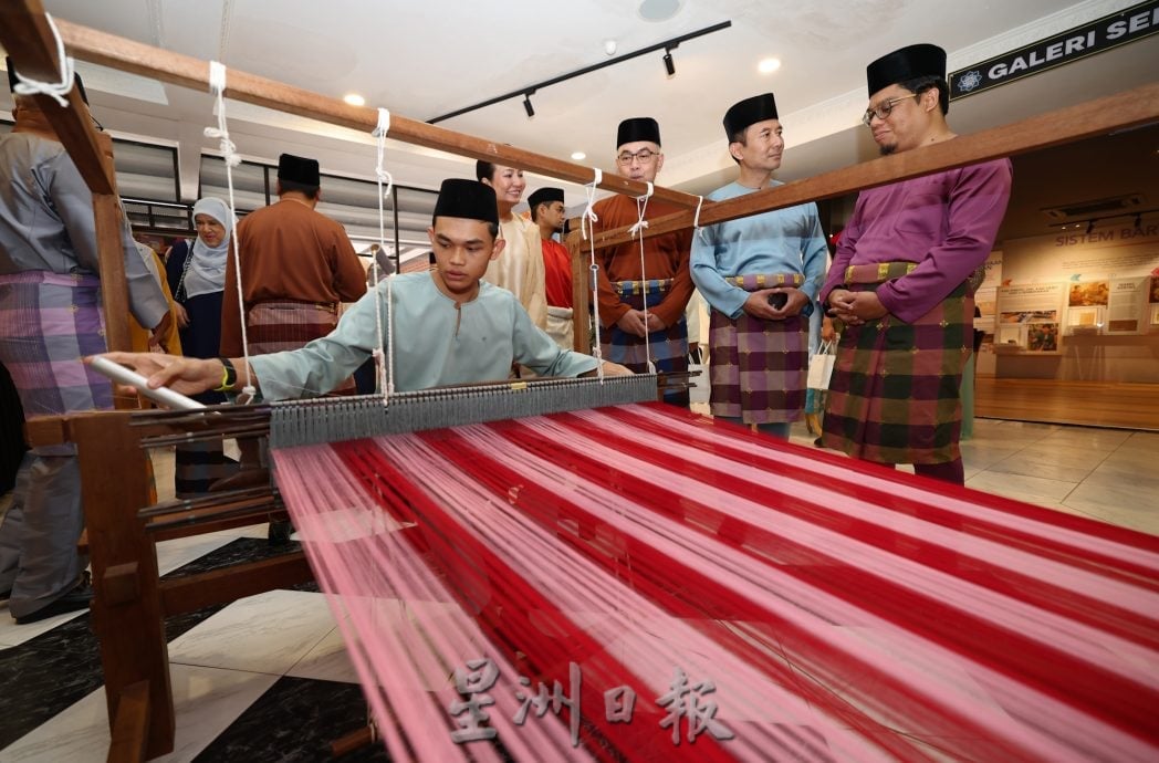 已签发 柔:版三:柔佛传统织线布培训课程为期6个月,10人获选