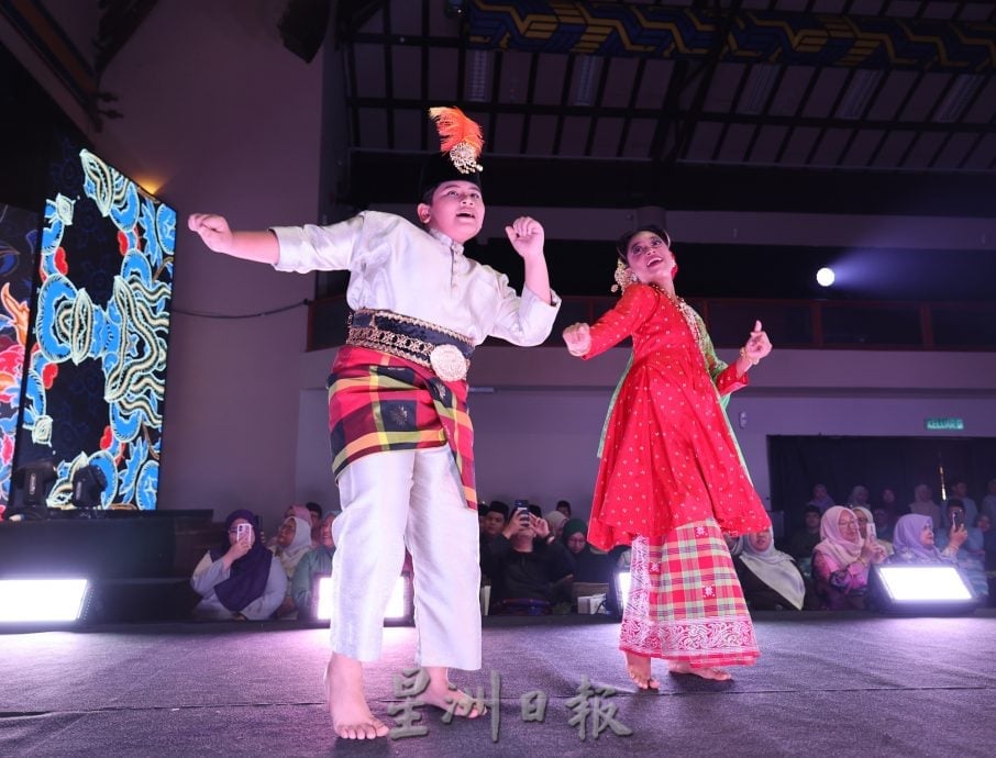 已签发 柔:版三:柔佛传统织线布培训课程为期6个月,10人获选