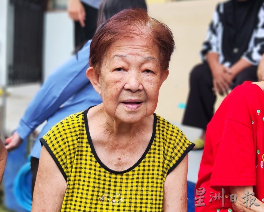 **已签发**柔:第二版头:士姑来百顺组屋列危楼 居民苦守老屋盼“一屋换一屋”