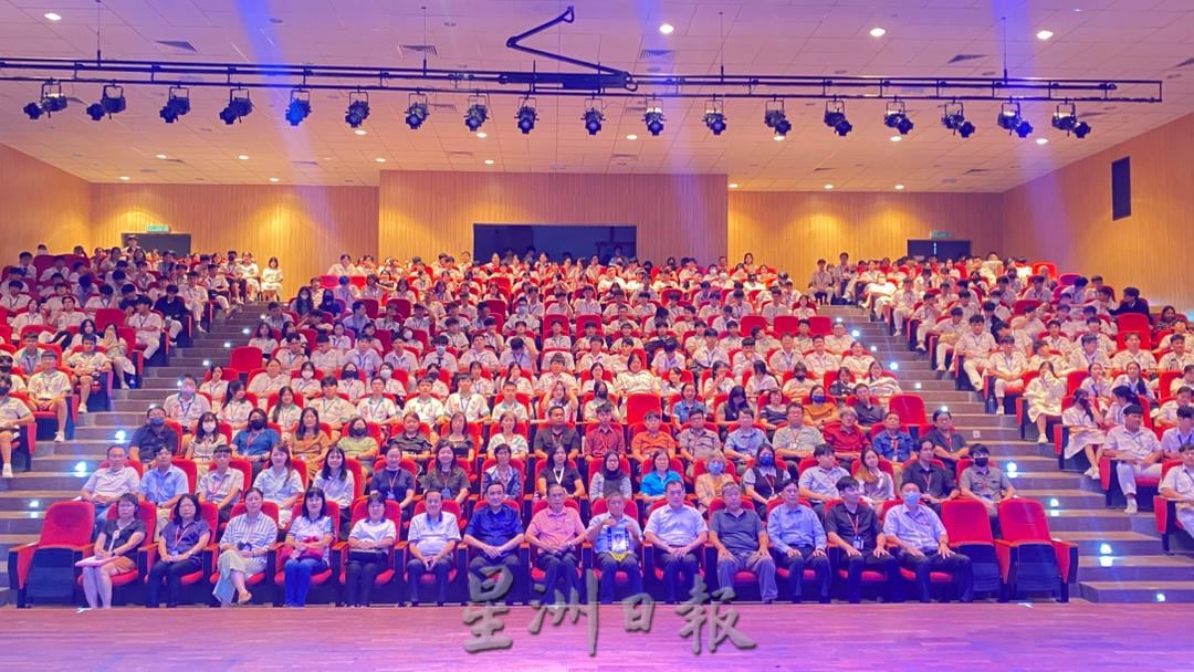 *已签发*柔:新闻:续扶助清寒学子 培群独中推介梁玉英纪念基金