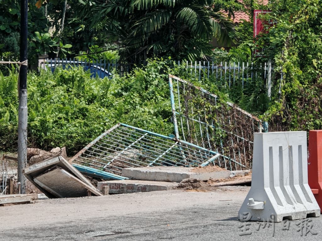 (古城封面主文)沟渠提升沟渠没跟足规定及延迟,影响30户家庭,有的居民正常出入家门也受阻