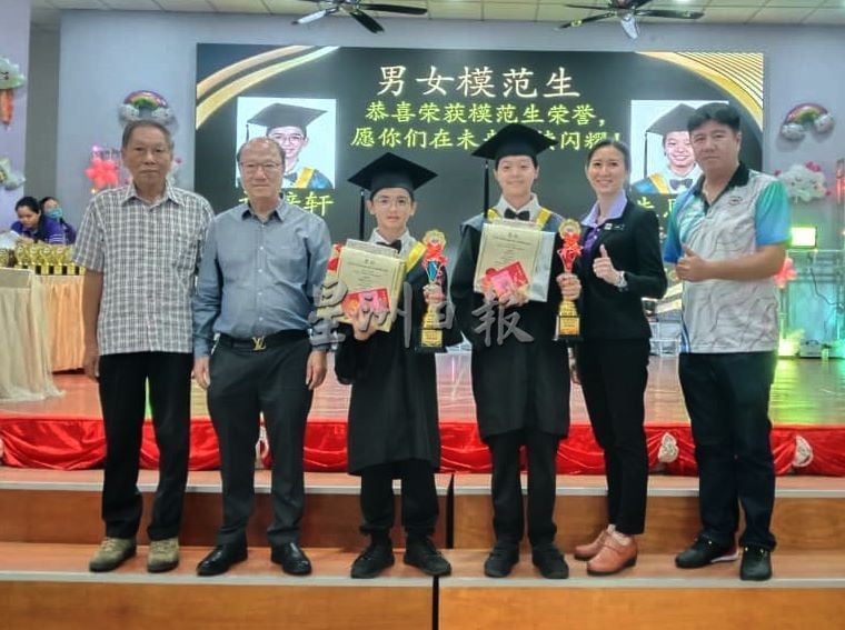 (大北马)古楼育才毕业礼 毕业生捐4600令吉给母校