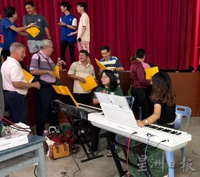 12月13三才华小登场邀赴会 霹圣诞庆典传喜悦温情