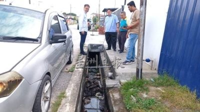 沟渠清理不完善致淹水   关东村将大清沟