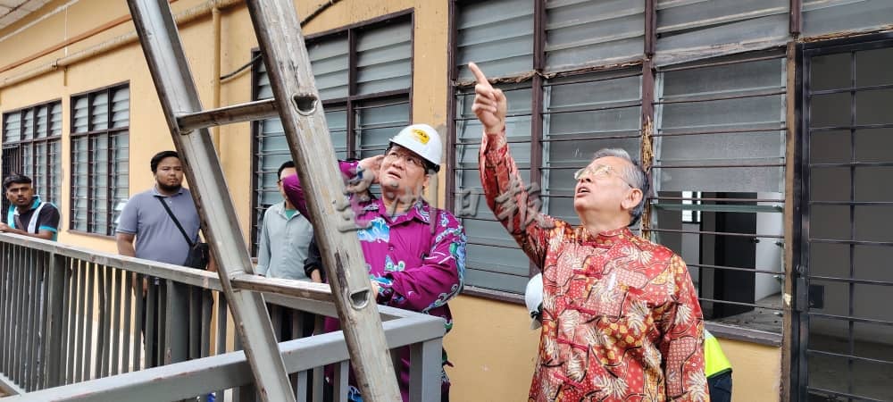 罗白星光组屋蓄水槽围墙惊险倒塌 周世扬:长期失修酿成的人祸