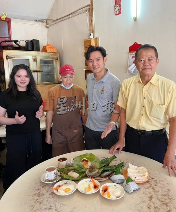 (预编12/12见报)村长揾食/合群茶室,吃的是人情味