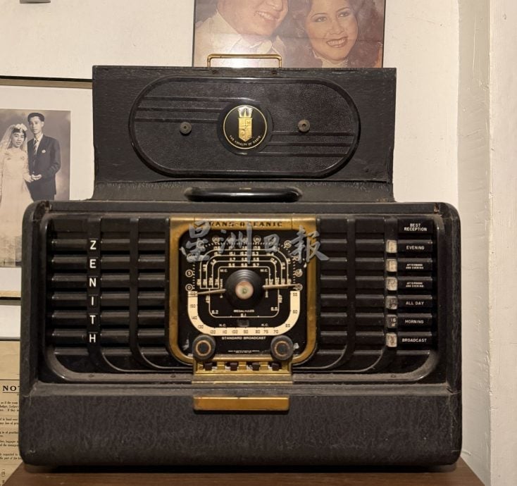 大都会【星角摄】12/12 星期五(马六甲交稿):古老收音机