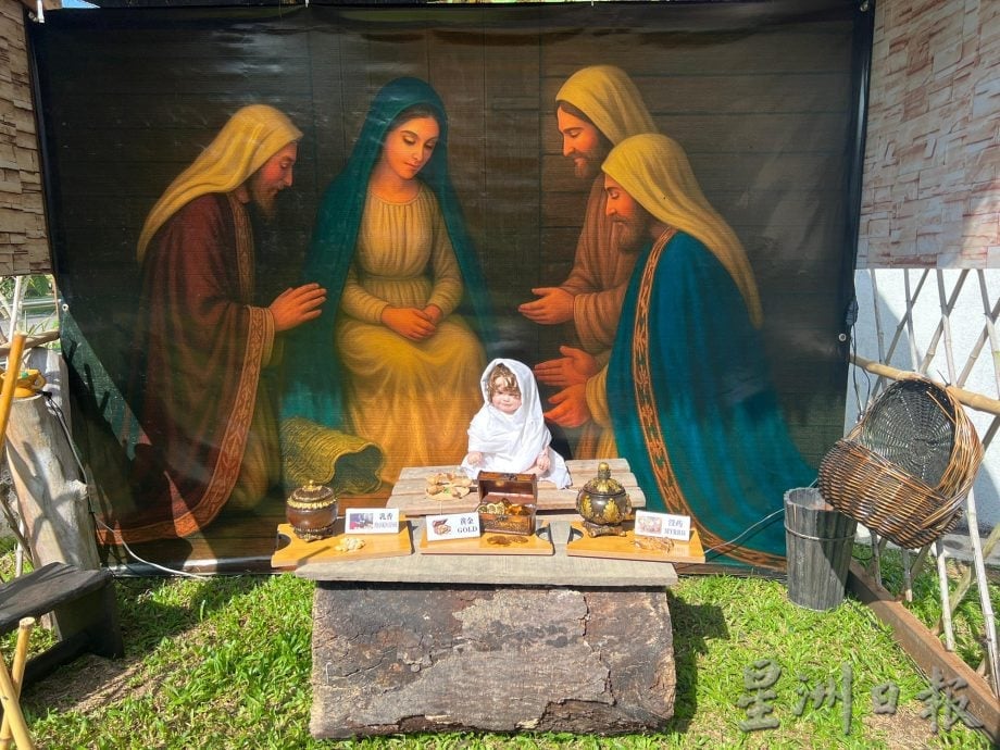 多个主题欢迎参观打卡 曼绒12教堂圣诞布置吸睛