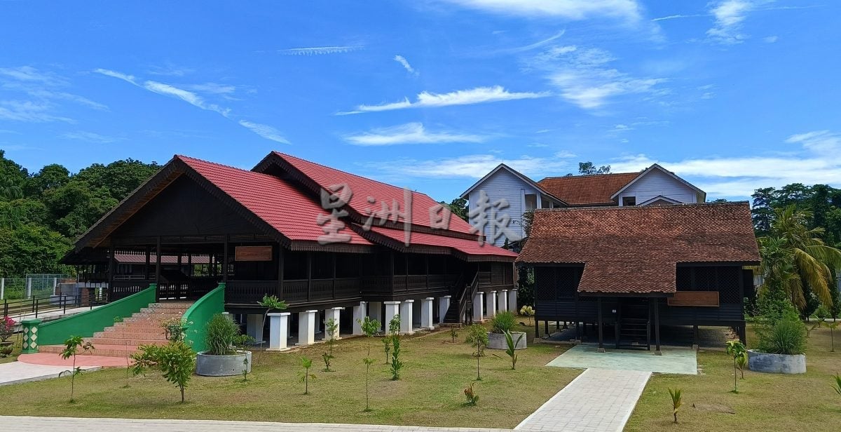 12月12 :半岛心旅行:彭苏丹后东姑阿兹莎手工艺术品中心