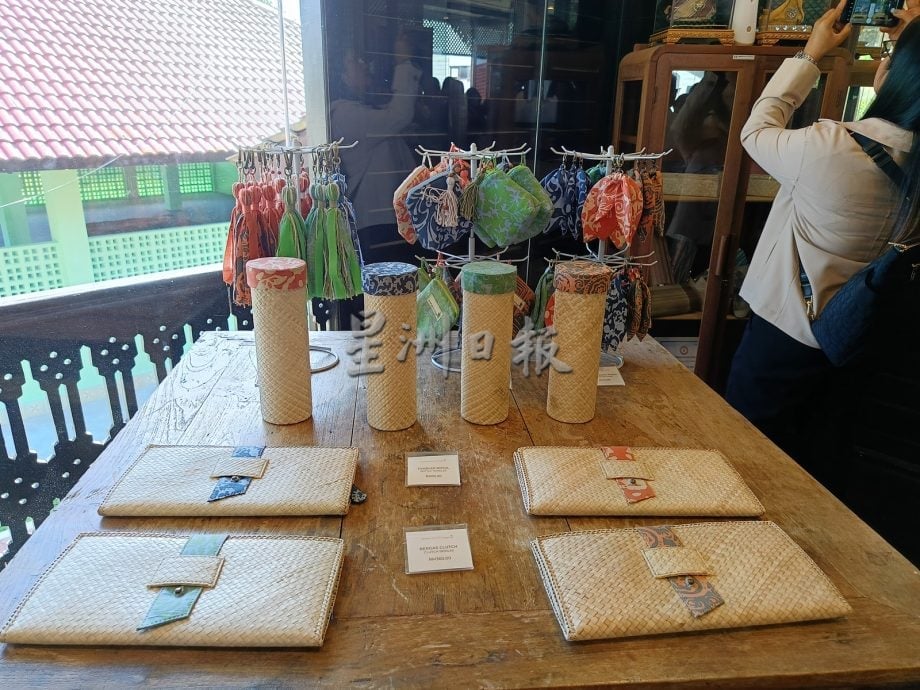 12月12 :半岛心旅行:彭苏丹后东姑阿兹莎手工艺术品中心