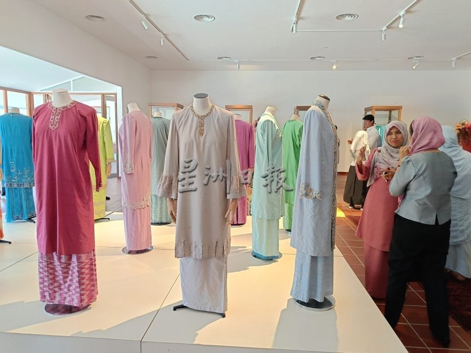 12月12 :半岛心旅行:彭苏丹后东姑阿兹莎手工艺术品中心