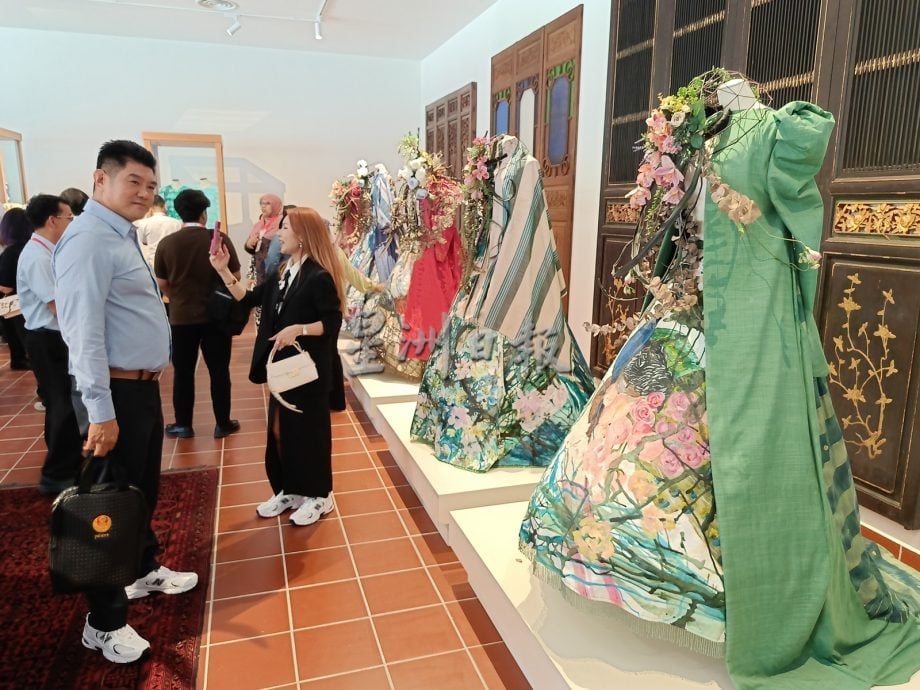 12月12 :半岛心旅行:彭苏丹后东姑阿兹莎手工艺术品中心