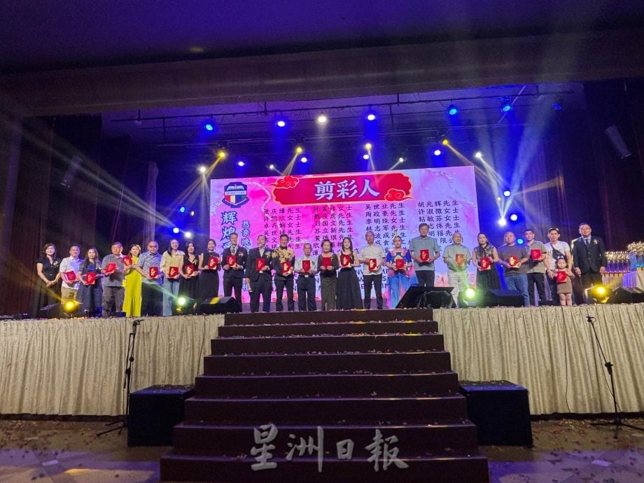 （已签发）柔：**版头**爱一学生人数24年跌75%   苏立胜吁家长支持柔唯一纯女校