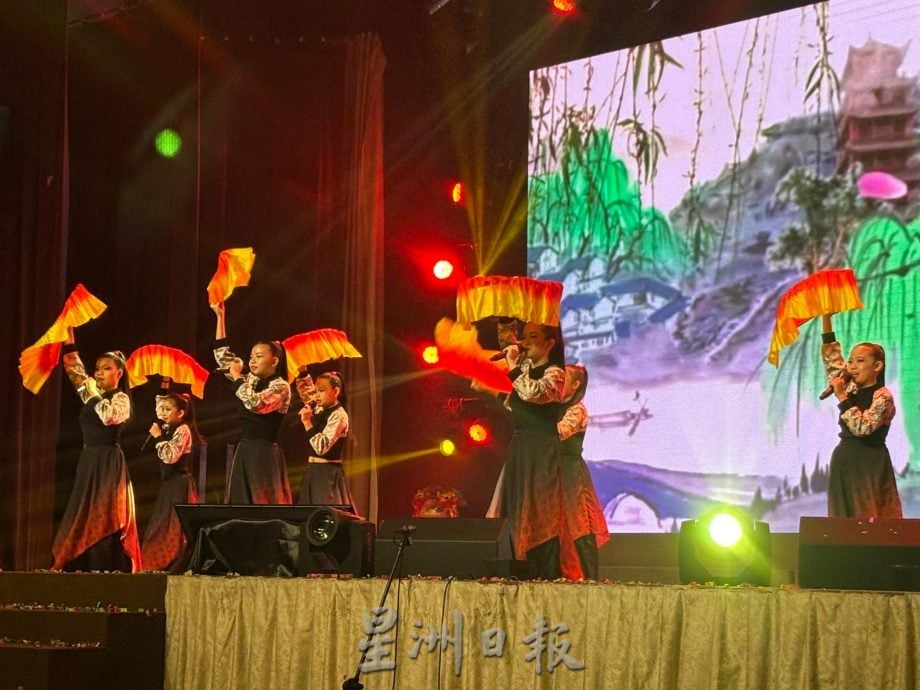 （已签发）柔：**版头**爱一学生人数24年跌75%   苏立胜吁家长支持柔唯一纯女校