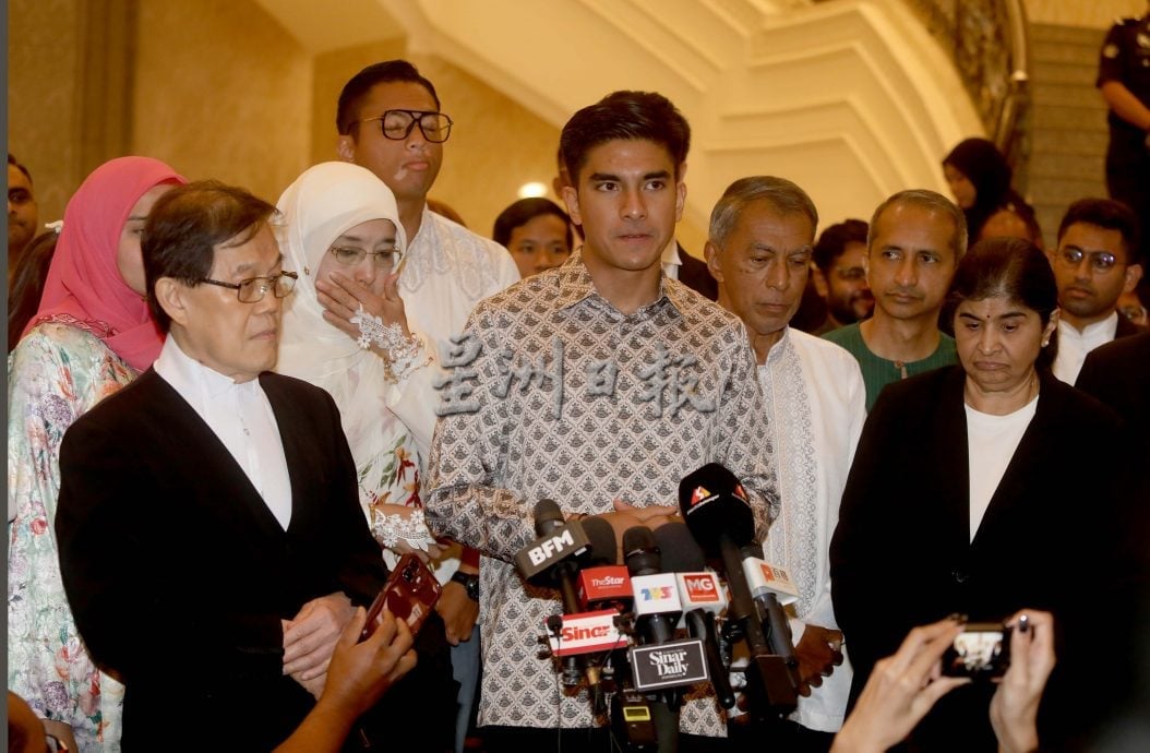 无罪释放案被终极上诉两日无判决 赛沙迪母当场落泪