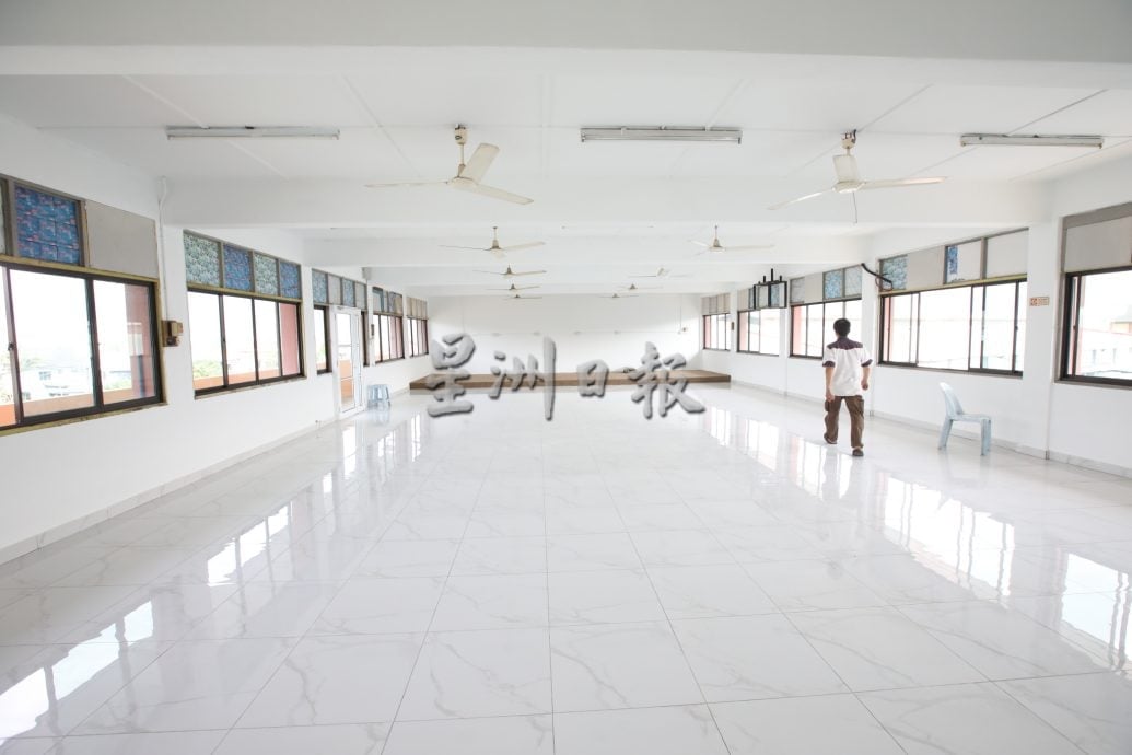 大都会（版2头）/丘钦瀚非官方访问鹅唛县3所学校