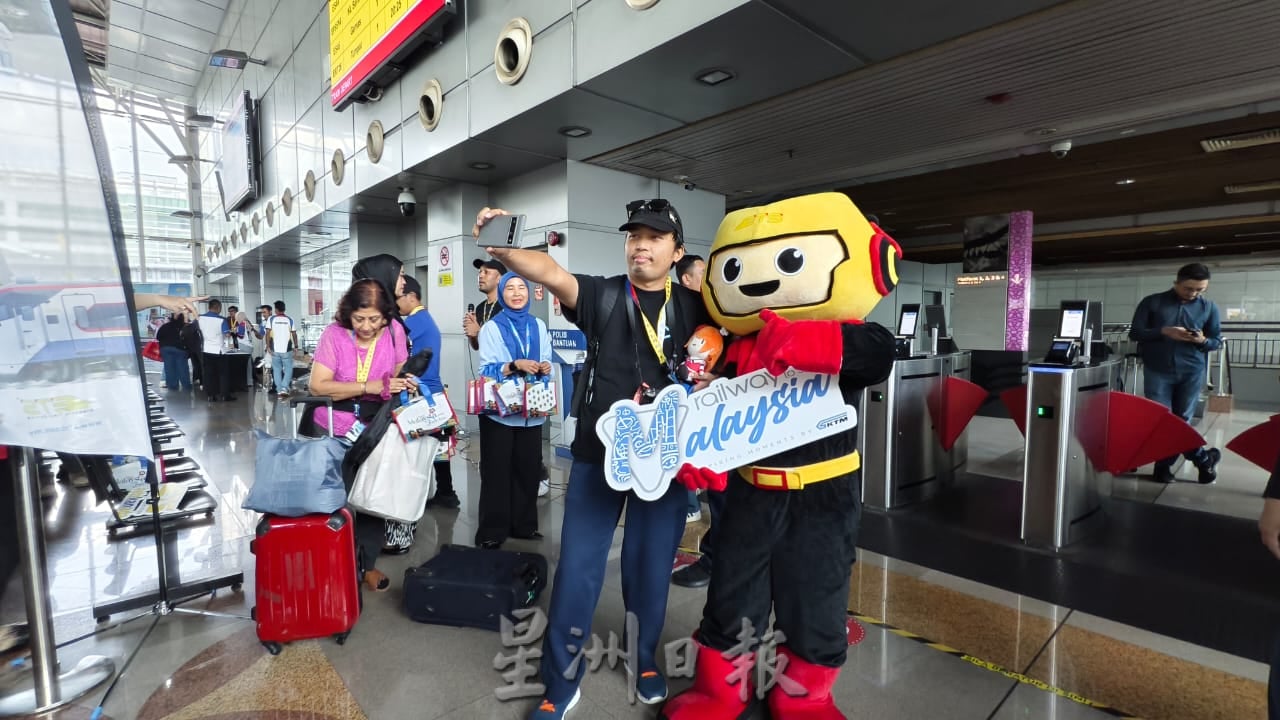 ETS新山往返吉隆坡通车 迎首批乘客