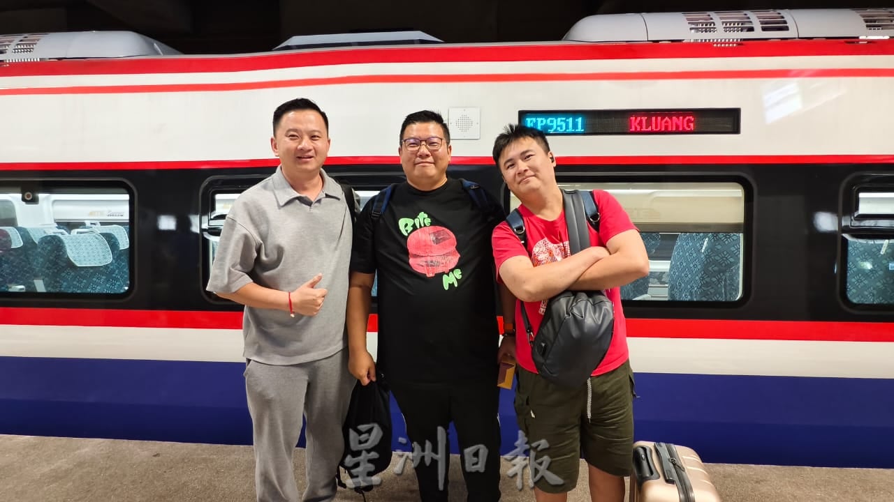 ETS新山往返吉隆坡通车 迎首批乘客