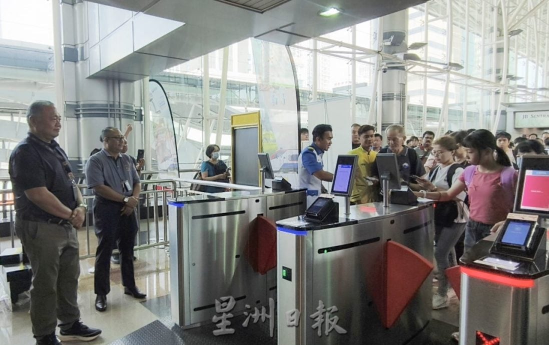 ETS新山往返吉隆坡通车 迎首批乘客