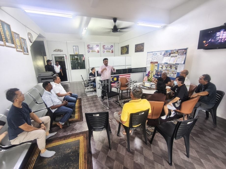 仁保更新营业执照费暴涨 再迪站商家一方:征费太夸张,小商户会被逼死