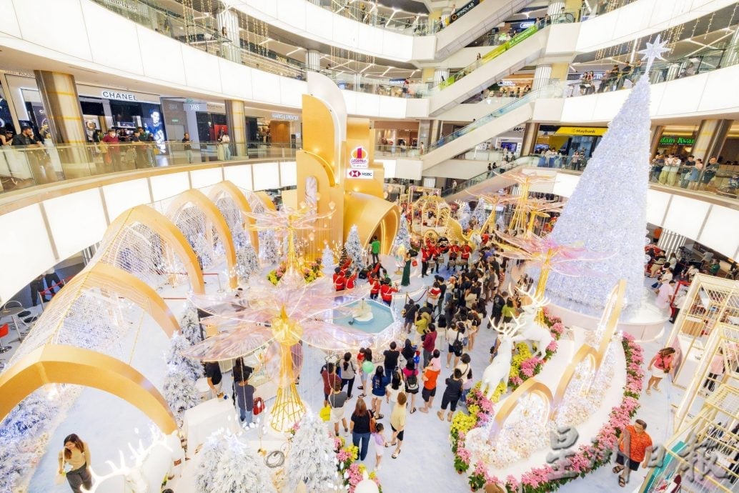 大都会封底画页/圣诞节商场装饰