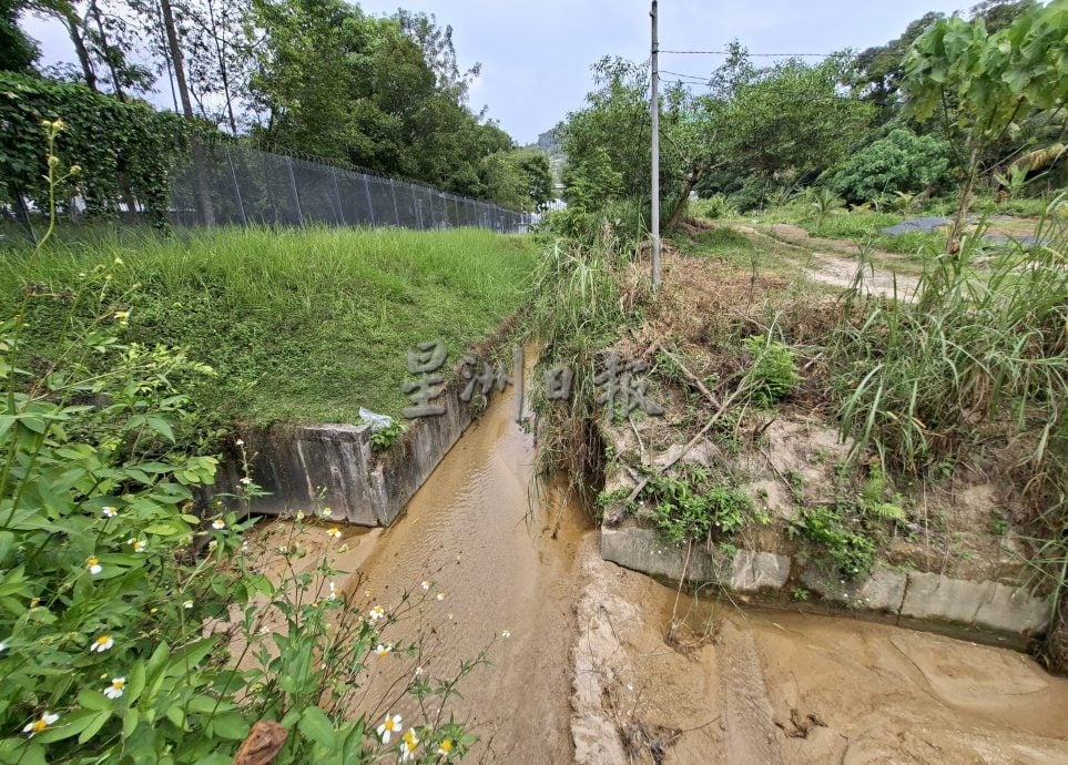 大都会/Twin Palm隧道淹水主因,排水沟高低落差影响排水造成溢出/3图