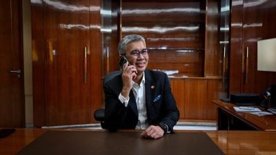 推进制造业智能工厂成任内亮点   赛夫鲁今卸任表明愿协助继任者