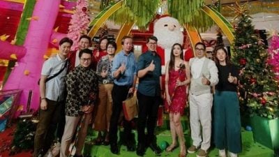 皇后湾广场圣诞庆典 “皮纳塔欢乐季” 装饰 缤纷多彩