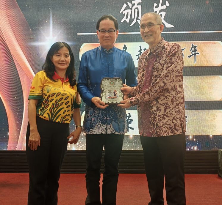 vip文(大北马)陈梅卿:教师会主要举办赛会,栽培人才。